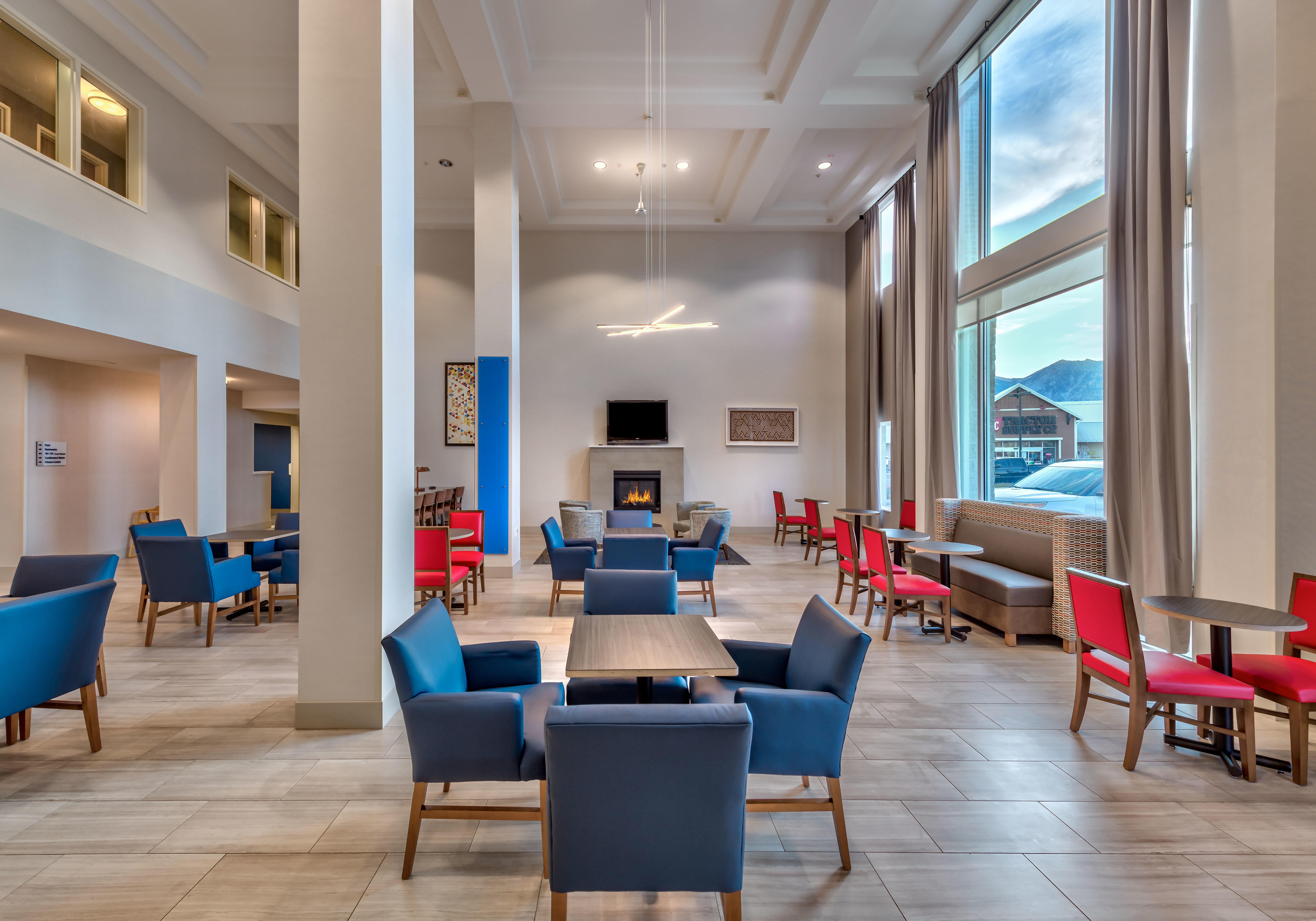 Holiday Inn Express Hotel & Suites Minden By Ihg Exterior foto